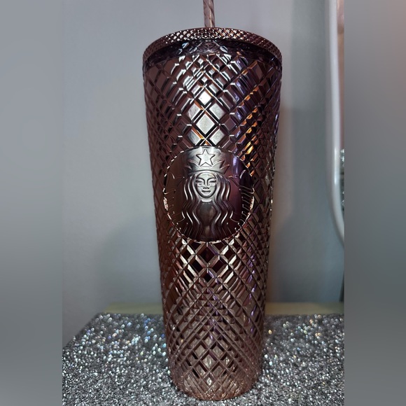 Beautiful Starbucks cups 2023 - Picture 1 of 2